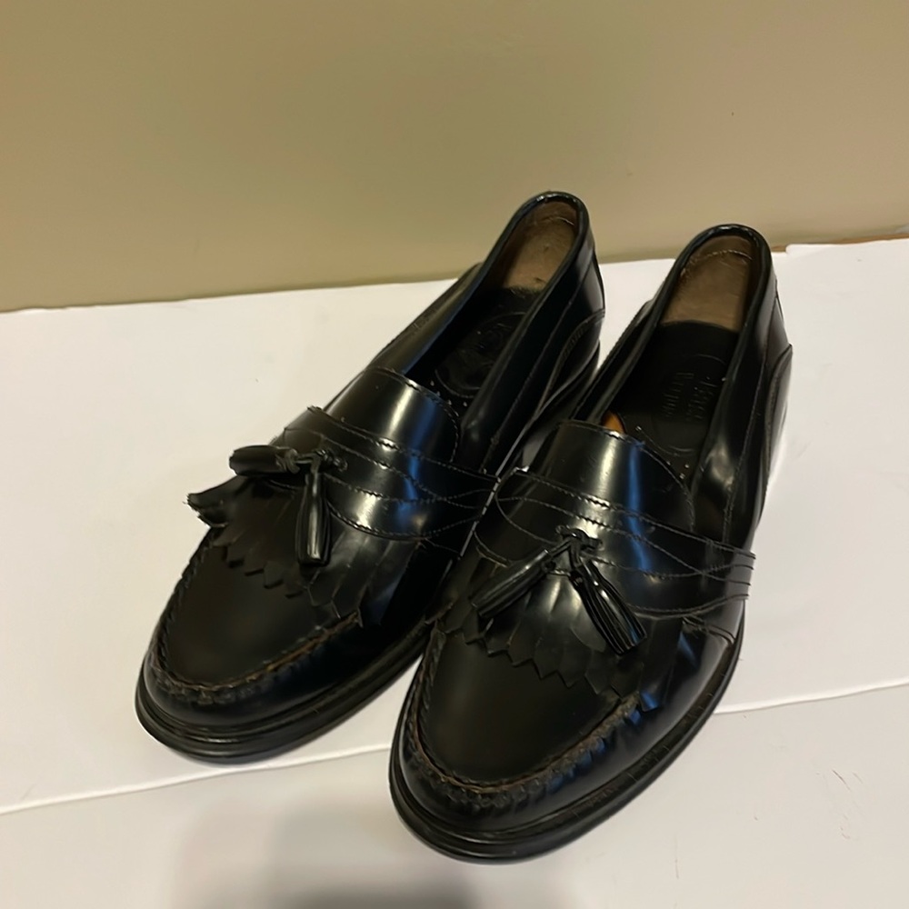 Authentic Bass Weejuns in black with tassel size 8M made in Brazil in good shape